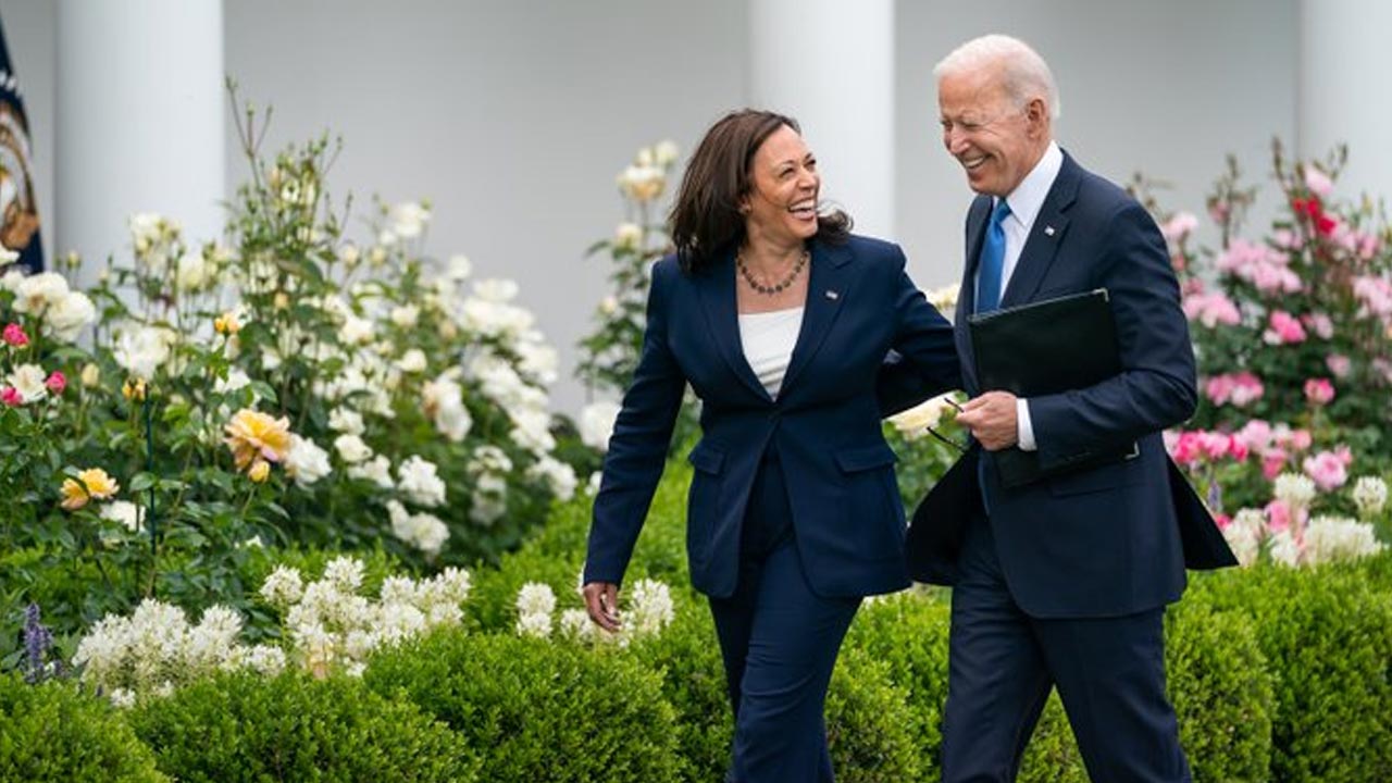 US President Election 2024: అమెరికా అధ్యక్ష రేసులో కమలా హారిస్.. బైడెన్ ఔట్.. !