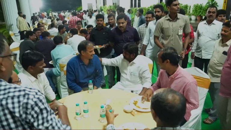 Mallu Bhatti Vikramarka: ఆర్థిక శాఖ సిబ్బందికి డిప్యూటీ సీఎం మల్లు భట్టి విక్రమార్క విందు..