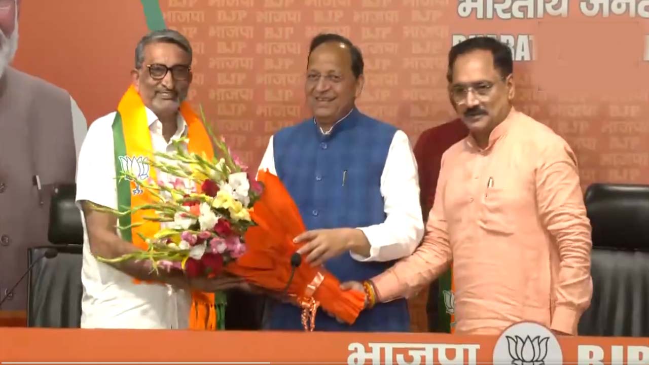 Delhi: ఢిల్లీలో ఆప్‌కు షాక్.. బీజేపీలో చేరిన సిట్టింగ్ ఎమ్మెల్యే తన్వార్