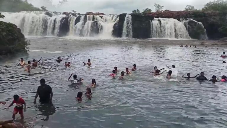 Bogata Waterfalls: బొగతలో జల సవ్వడి.. కనువిందు చేస్తున్న నీటి  దార..