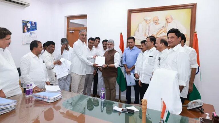 BRS Leaders Met Speaker : ఫిరాయింపుదారులు, ప్రొటోకాల్ ఉల్లంఘనలపై స్పీకర్‌ను కలిసిన బీఆర్‌ఎస్‌ నేతలు
