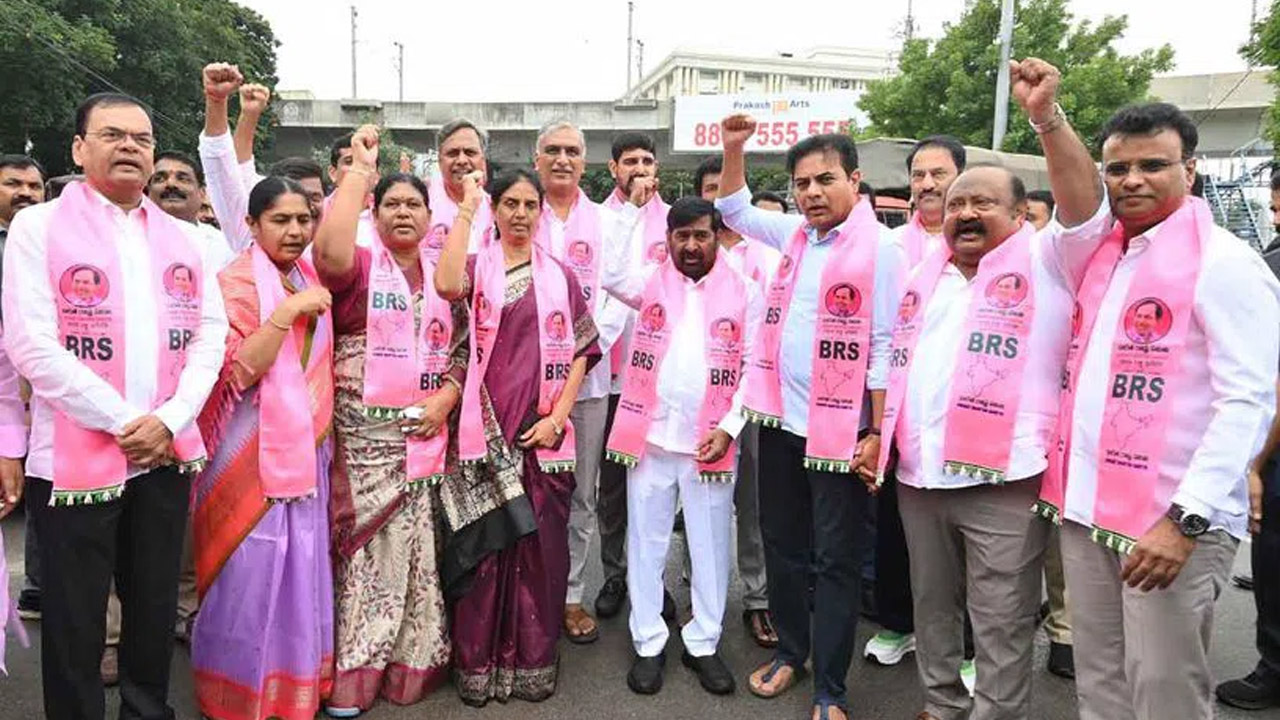 BRS : బేషరతుగా పంట రుణమాఫీ, గ్రామ పంచాయతీలకు నిధులు ఇవ్వాలి