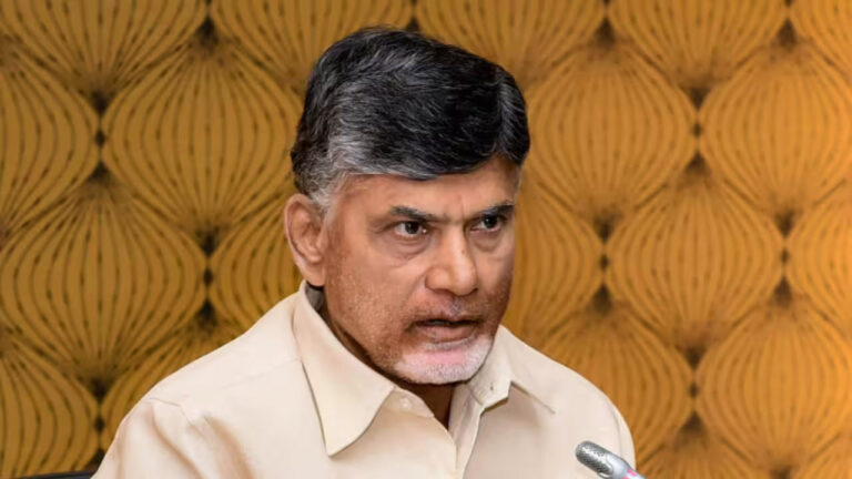 AP CM Chandrababu: స్కూల్ వ్యాన్‌ల ఫిట్ నెస్ పరీక్షలకు సీఎం చంద్రబాబు ఆదేశం