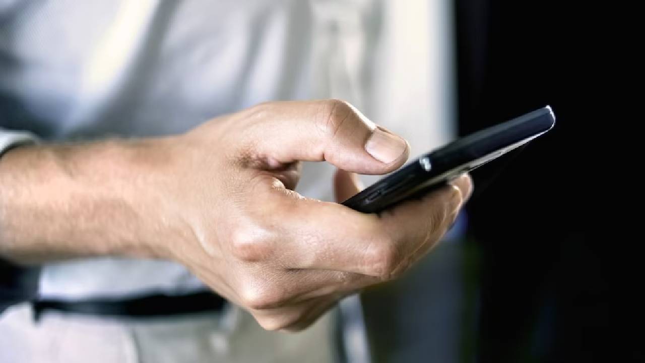 UP: క్లాస్‌లో పోర్న్ చూసిన విద్యార్థులు..అడ్డుకున్న ప్రిన్సిపల్ ను చితకబాదిన వైనం