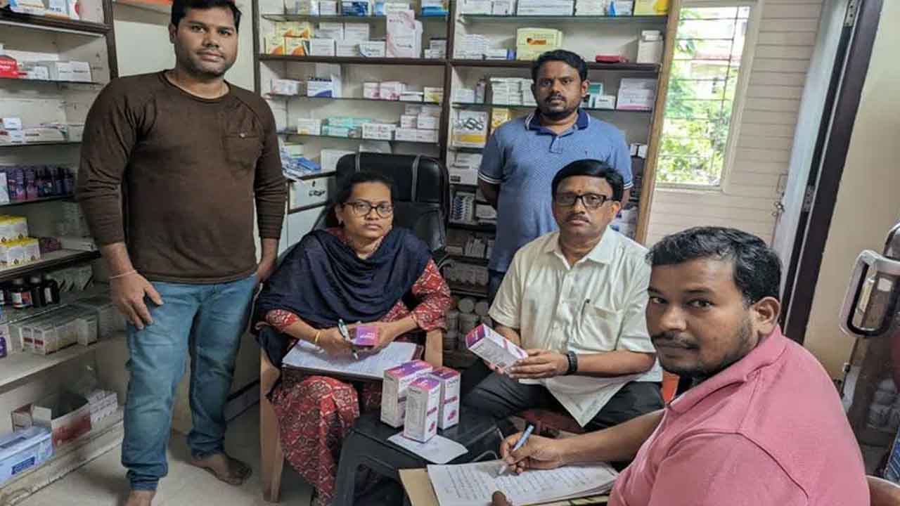 DCA : లైసెన్స్ లేని మెడికల్ డిస్ట్రిబ్యూటర్‌పై డీసీఏ దాడులు