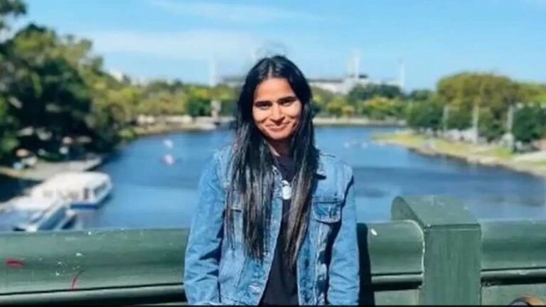 Qantas Flight: ఫ్లైట్‌లో అస్వస్థత.. ప్రాణాలు విడిచిన భారత సంతతి యువతి