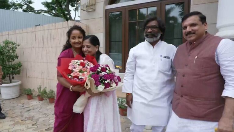 Delhi: సునీతా కేజ్రీవాల్‌ను కలిసిన జార్ఖండ్ సీఎం హేమంత్ దంపతులు