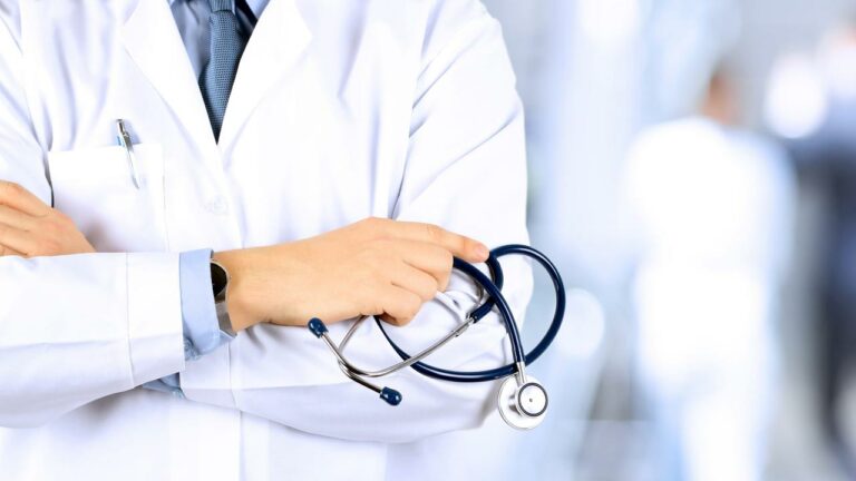 Fake Doctors : మరోసారి నకిలీ వైద్యుల భరతం పట్టిన తెలంగాణ వైద్య మండలి