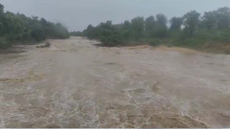 High Alert: కొత్తగూడెం జిల్లాలో హైఅలర్ట్‌.. ఏపీలోని 6 గ్రామాలకు పొంచి ఉన్న ముప్పు..