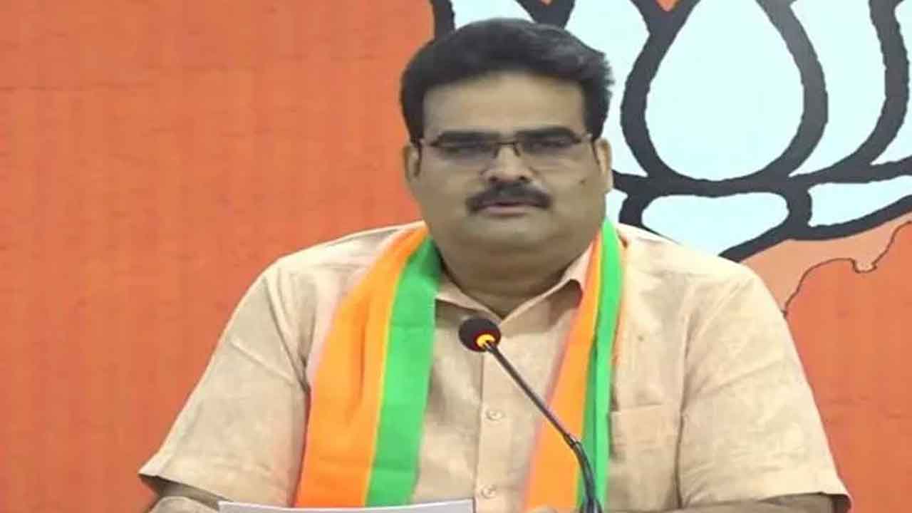 Lanka Dinakar: రాష్ట్రాల మధ్య విభేదాలు సృష్టించాలని కాంగ్రెస్ చూస్తోంది..!