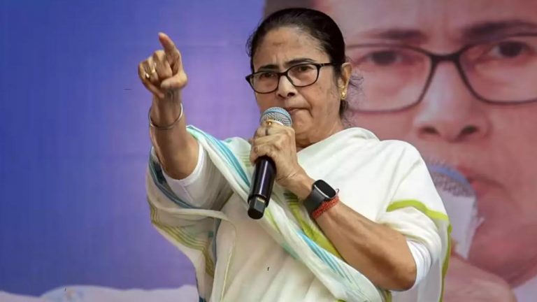 Mamata Banerjee: నీతి ఆయోగ్ సమావేశం మధ్యలో నుంచే బెంగాల్ సీఎం మమతా వాకౌట్