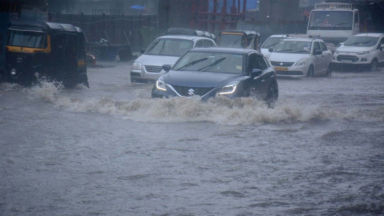 Mumbai rain: 24 గంటల పాటు ముంబైలో రెడ్ అలర్ట్