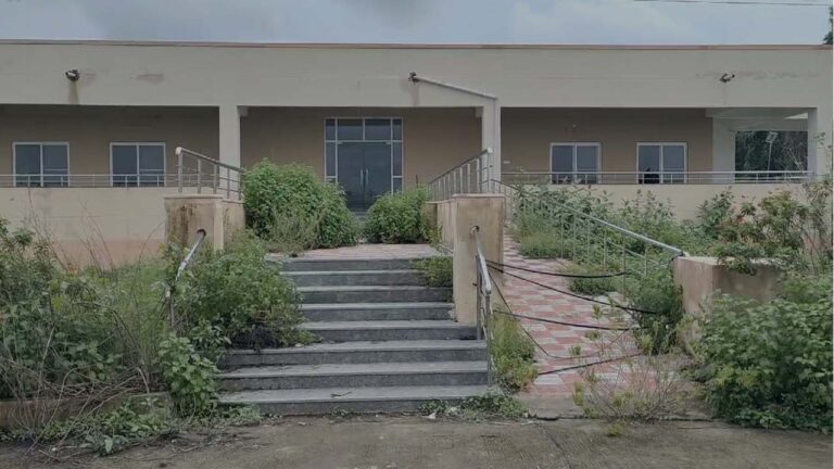 Mulugu: నాలుగేళ్లుగా ప్రారంభానికి నోచుకోని హరిత హోటల్.. 4.19 కోట్లతో నిర్మాణం..