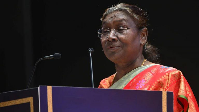 Kargil Vijay Diwas 1999: కార్గిల్ విజయ్ దివస్ 25 ఏళ్లు పూర్తి.. అమరవీరులకు రాష్ట్రపతి నివాళులు..!