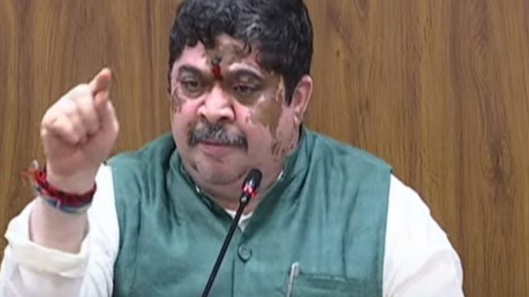 Ponnam Prabhakar : తెలంగాణ ప్రయోజనాల కోసం కిషన్ రెడ్డి టూరిజం నుండి ఏం తెచ్చావు