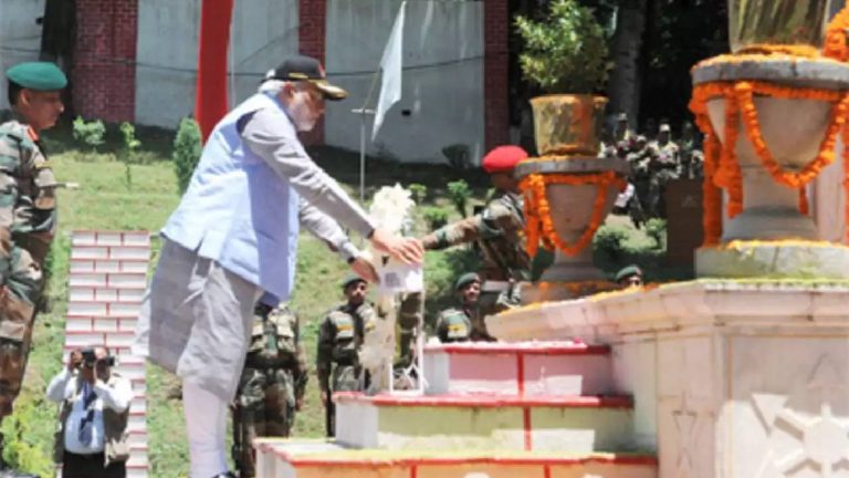 P M Modi:  ద్రాస్‌లో అమరవీరులకు ప్రధాని నరేంద్ర మోడీ ఘన నివాళి…