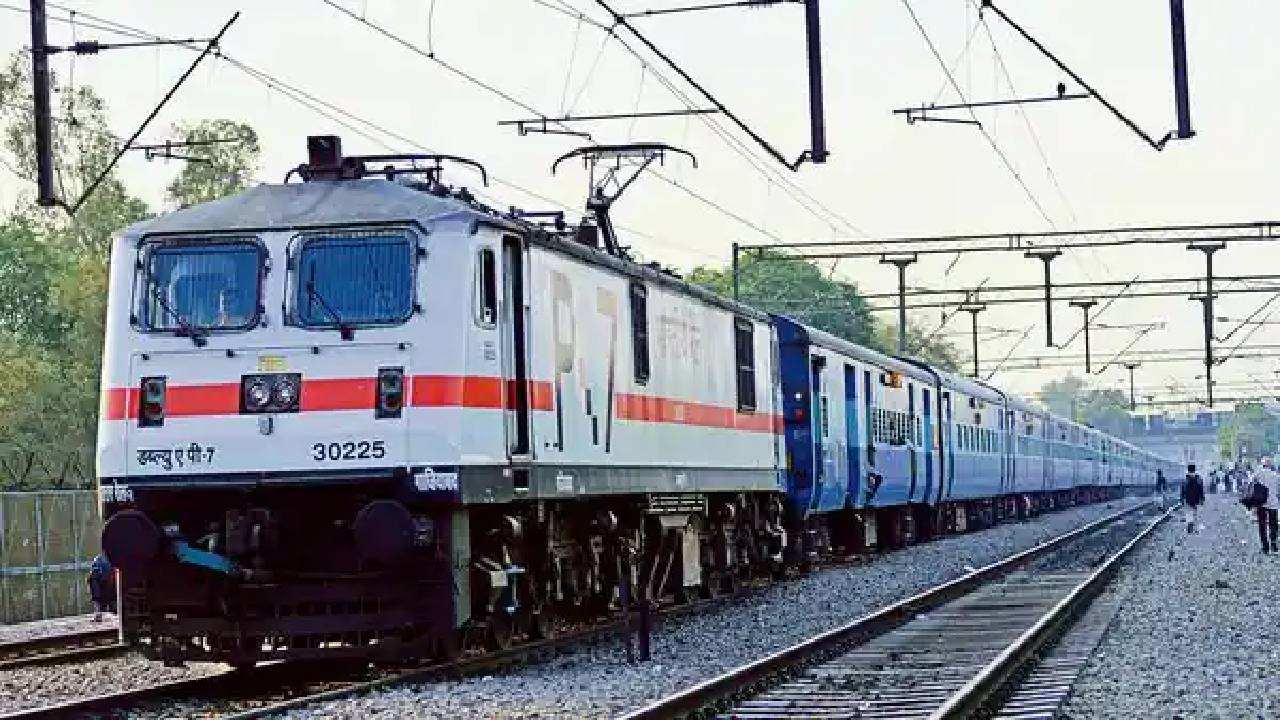 Indian Railways: రైల్వే ప్రయాణికులకు గుడ్ న్యూస్..త్వరలో వెయిటింగ్ కష్టాలకు స్వస్తి!