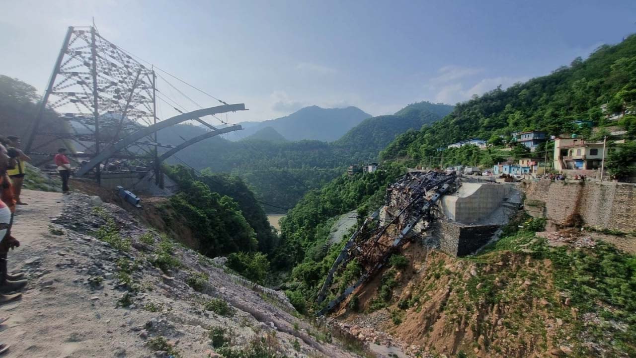 Uttarakhand: కూలిన నిర్మాణంలో ఉన్న సిగ్నేచర్‌ బ్రిడ్జ్‌