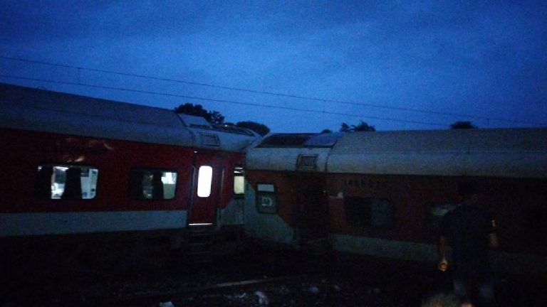 Train Accident: జార్ఖండ్‌లో రైలు ప్రమాదం..పట్టాలు తప్పిన మూడు కోచ్‌లు