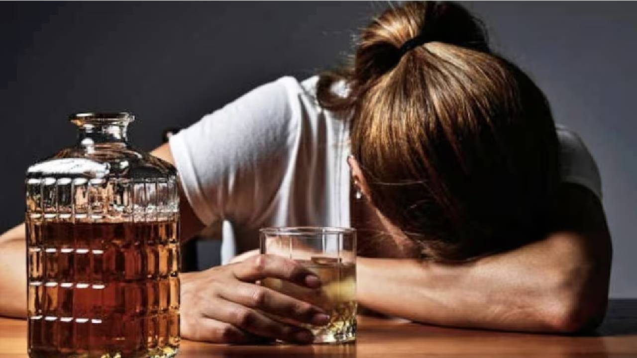 UP: రోజూ మద్యం తాగమని భర్తను బలవంతం పెట్టిన భార్య..విడాకులకు దారి తీసిన ఉదంతం
