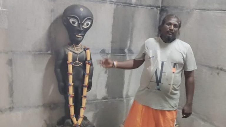 Alien Temple: ఇదేందయ్యా ఇది.. గ్రహాంతరవాసికి గుడి కట్టేస్తున్న వ్యక్తి..