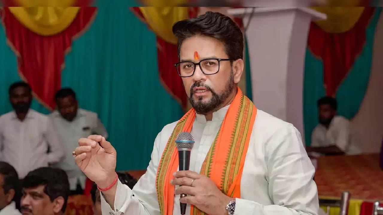 Anurag Thakur: “గాజా గురించి మాట్లాడే రాహుల్ గాంధీ బంగ్లా హిందువులపై మౌనం ఎందుకు.?”