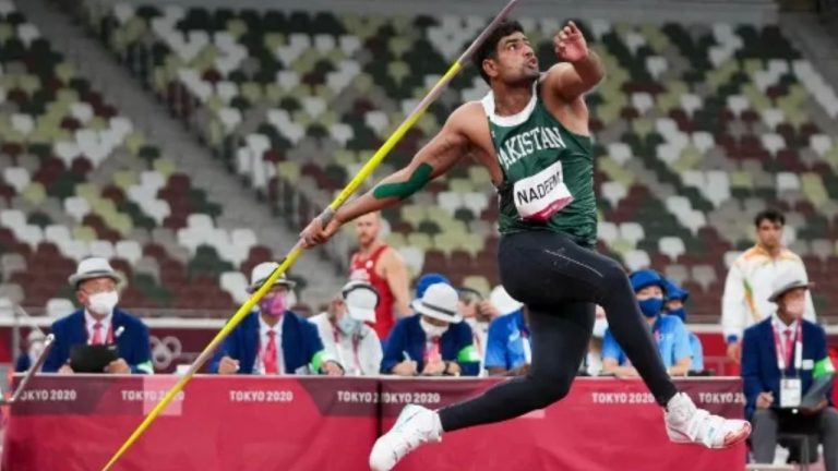 Neeraj Chopra Mother: గోల్డ్ మెడల్ సాధించిన అర్షద్ నదీమ్ కూడా నా బిడ్డే: నీరజ్‌ చోప్రా తల్లి