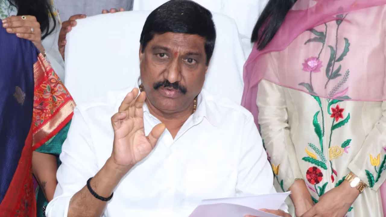 Minister BC Janardhan Reddy: సంక్రాంతి నాటికి గుంతల రహిత రహదారులే లక్ష్యం