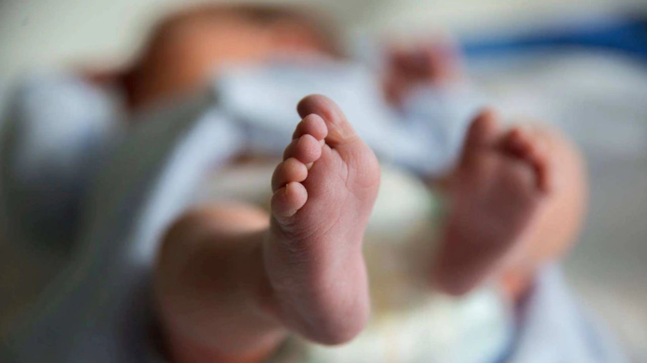 Tragedy : ఆస్పత్రి యాజమాన్యం నిర్లక్ష్యానికి చిన్నారి బలి