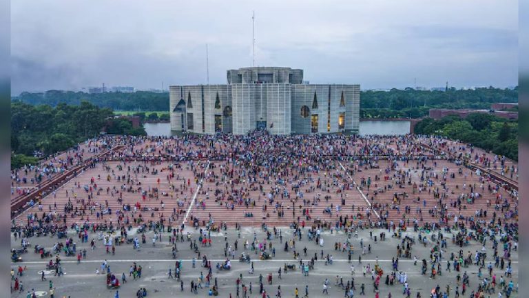 Bangladesh Violence: బంగ్లా పార్లమెంట్ రద్దు.. భారత వ్యతిరేక శక్తుల చేతుల్లోకి అధికారం..