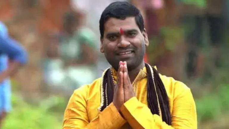 Bitthiri Sathi: భగవద్గీతపై అనుచిత వ్యాఖ్యలు.. క్షమాపణలు చెప్పిన బిత్తిరి సత్తి!