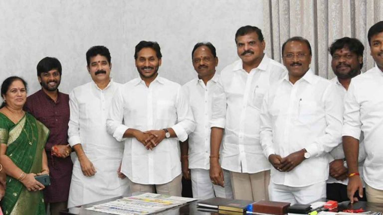 Botsa Satyanarayana: ఎమ్మెల్సీగా బొత్స ప్రమాణం.. అభినందించిన జగన్‌