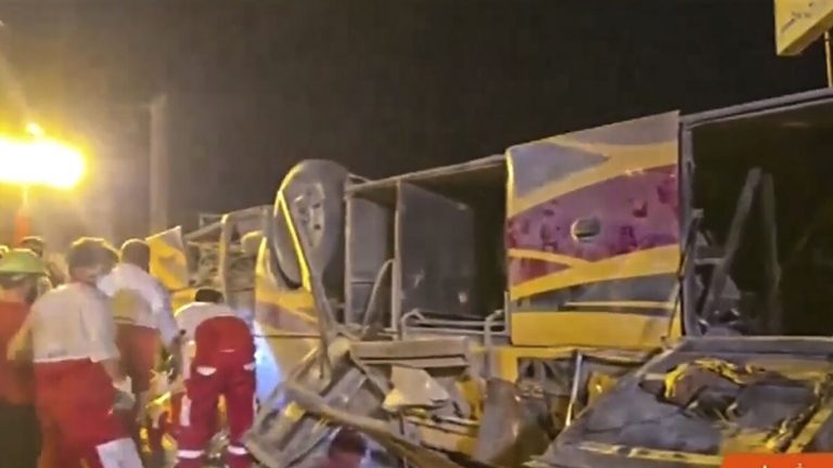 Bus Accident: భయానక రోడ్డు ప్రమాదం.. 30 మంది మృతి.. 23 మందికి గాయాలు..