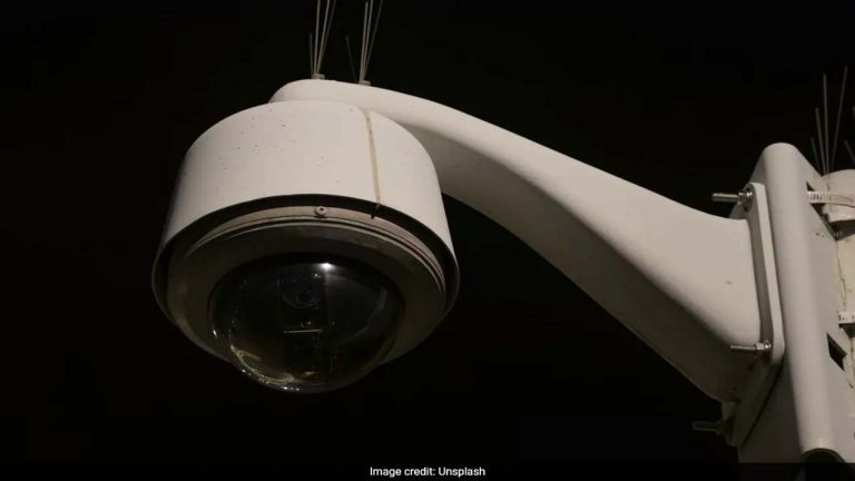 Chinese Woman: కుమార్తె బెడ్‌రూంలో స్పై కెమెరా.. తల్లిదండ్రులపై ఫిర్యాదు