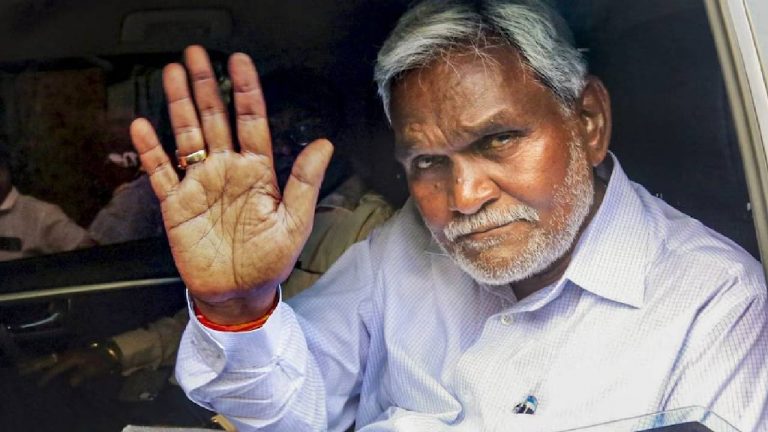 Champai Soren: జేఎంఎంకి చంపాయ్ సోరెన్ రాజీనామా..