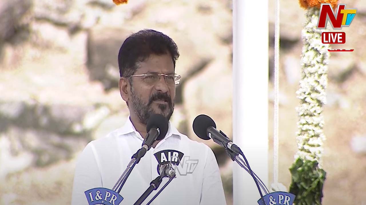 CM Revanth Reddy: ఆడబిడ్డల కోసం మహాలక్ష్మీ పథకంలోని మరో పథకం 500లకే వంట గ్యాస్..
