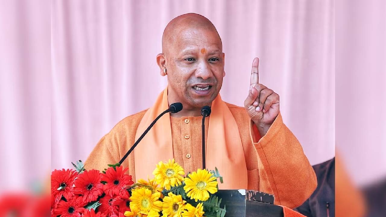CM Yogi Adityanath: బంగ్లాదేశ్‌లో హిందువుల్ని టార్గెట్ చేస్తున్నారు.. ఐక్యత అవసరం..