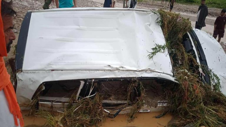 Himachal Pradesh: శుభకార్యానికి వెళ్తుండగా ప్రమాదం.. కారు వాగులో కొట్టుకుపోయి 11 మంది మృతి