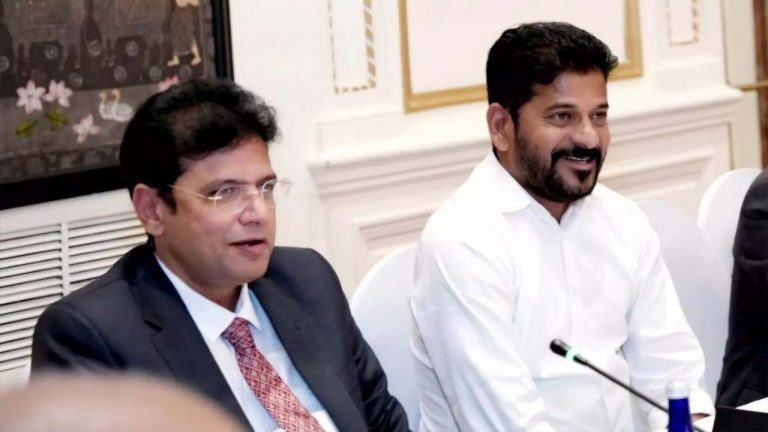 CM Revanth Reddy: సౌత్ కొరియాలో అడుగుపెట్టిన  రేవంత్ రెడ్డి.. సీఎంతో పాటు మంత్రి శ్రీధర్ బాబు