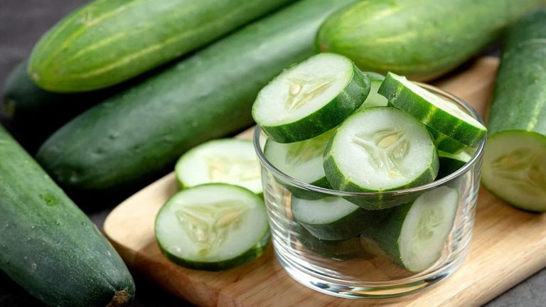 Cucumber: దోరగా ఉండే కీర దోసకాయలను తింటే జరిగేది ఇదా..