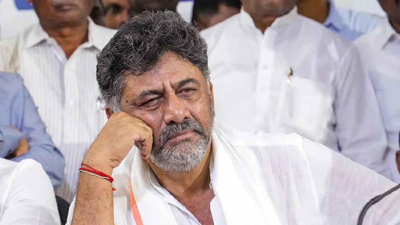DK Shivakumar: నన్ను జైలులో పెట్టే కుట్ర జరుగుతోంది..
