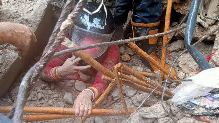 Building Collapsed: ఢిల్లీలో కూలిన మరో భవనం.. ఒకరు మృతి