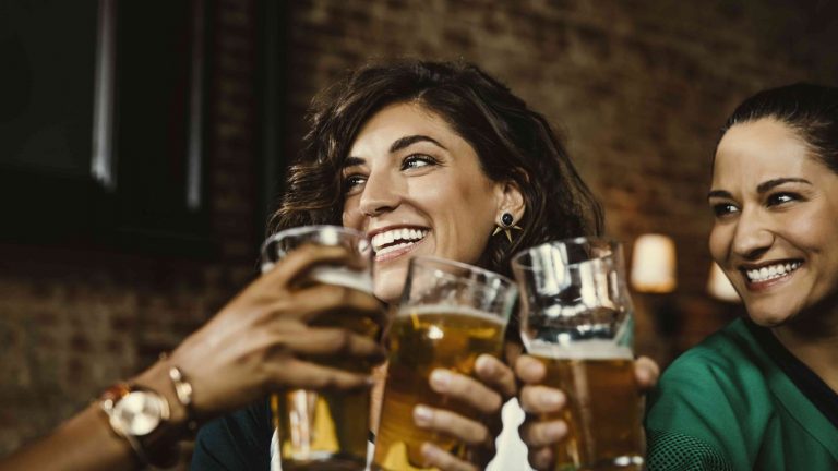 Drinking Alcohol Women: మహిళలు మద్యం తాగడం వల్ల ఎన్ని ప్రభావాలు సంభవిస్తాయో తెలుసా..