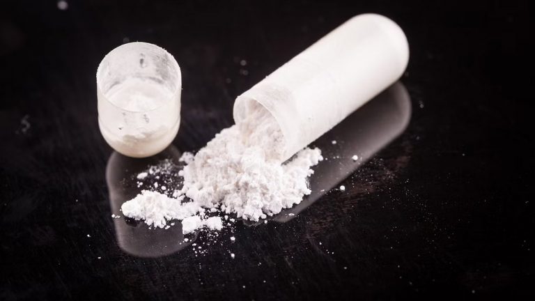 Drug Smuggler: కడుపులో 63 డ్రగ్స్ క్యాప్సూల్స్.. ఢిల్లీ ఎయిర్ పోర్టులో పట్టుబడ్డ స్మగ్లర్