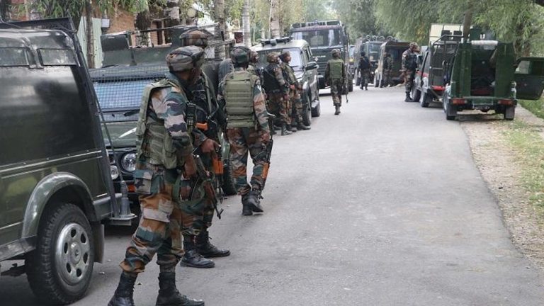 Jammu Kashmir: మరోసారి కాల్పుల మోత.. ఉగ్రవాదులు-భద్రతా బలగాల మధ్య ఎన్⁭కౌంటర్