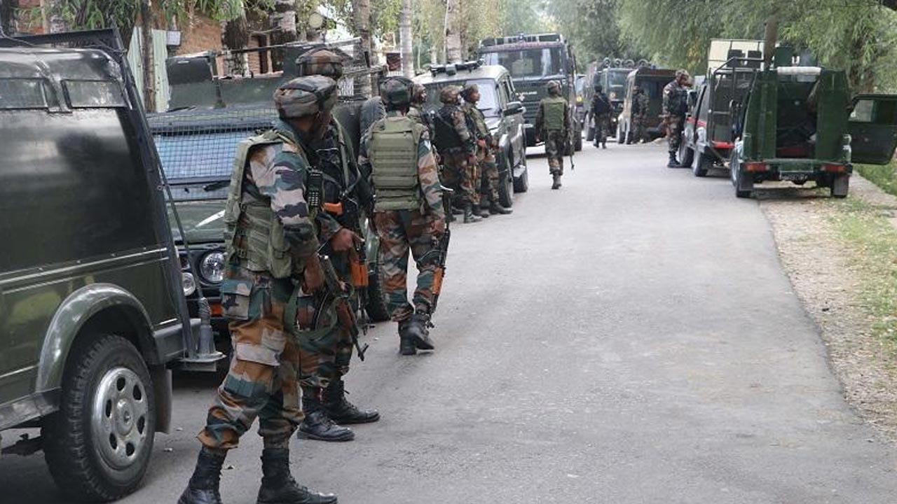 Jammu Kashmir: మరోసారి కాల్పుల మోత.. ఉగ్రవాదులు-భద్రతా బలగాల మధ్య ఎన్⁭కౌంటర్