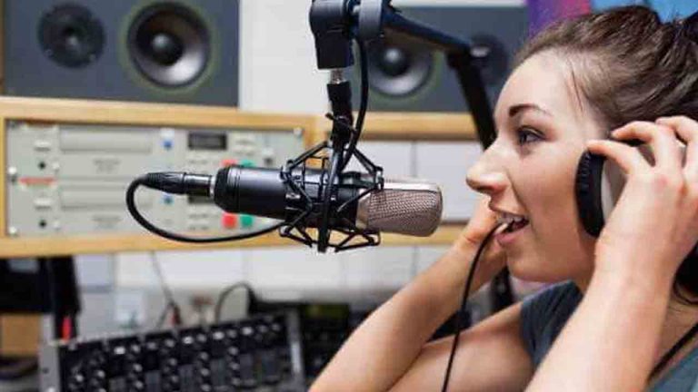 FM Radio: తెలుగు రాష్ట్రాల్లో మరిన్ని ఎఫ్.ఎమ్ రేడియో కేంద్రాలు.. ఎక్కడెక్కడంటే..?