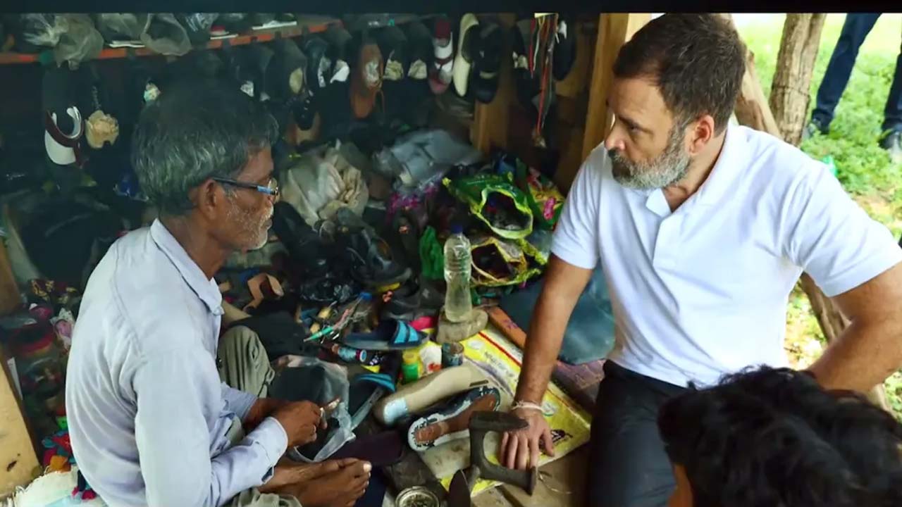 Rahul gandhi: రాహుల్ కుట్టిన చెప్పులకు భలే గిరాకీ.. ఎంత పలుకుతుందంటే..!