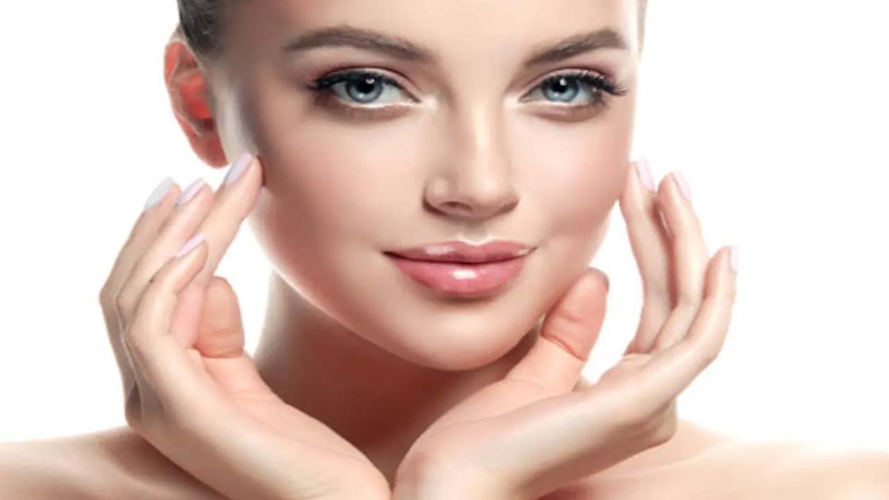 For Glowing Skin: సినీ నటి లాగా గ్లోయింగ్ స్కిన్‌ కావాలా?.. ఈ అలవాట్లను అలవర్చుకోండి..