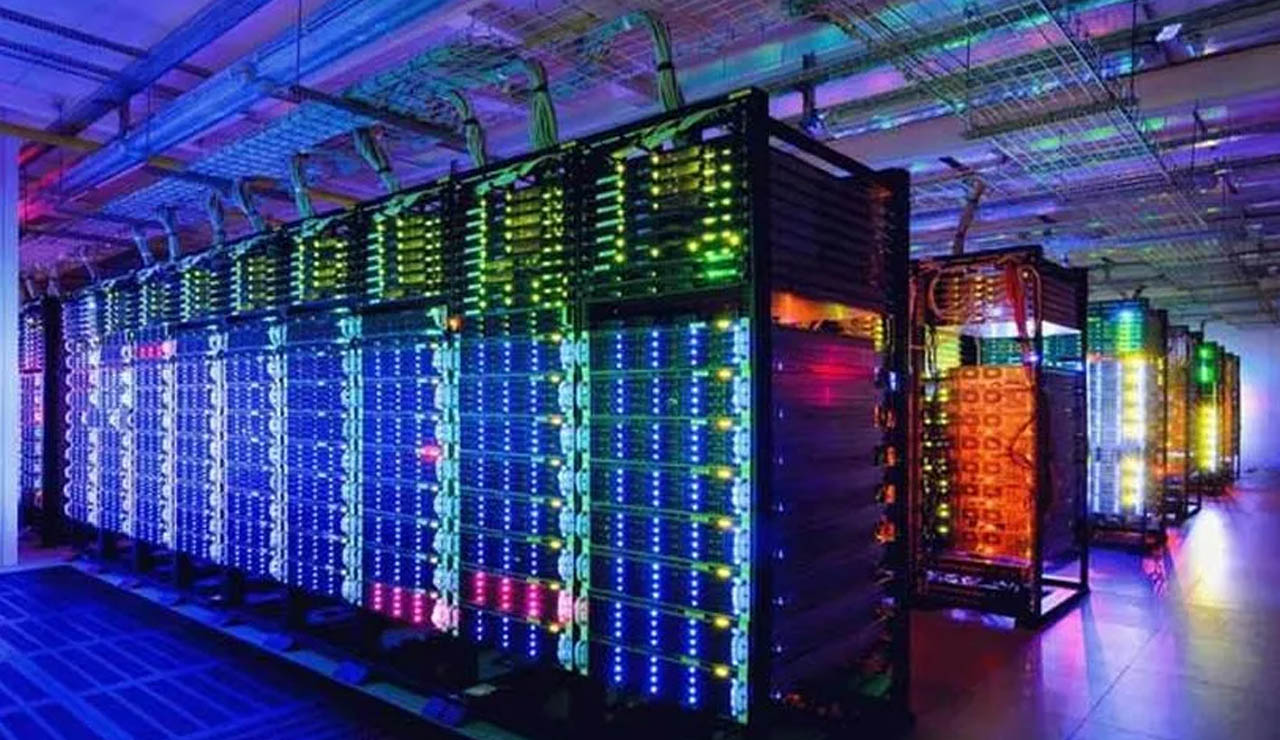 Green Data Center: హైదరాబాద్ లో గ్రీన్ డేటా సెంటర్.. రూ.3350 కోట్ల పెట్టుబడులు..